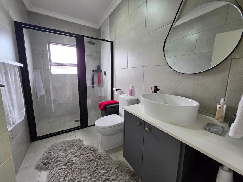 4 Bedroom Property for Sale in Shelley Point Western Cape